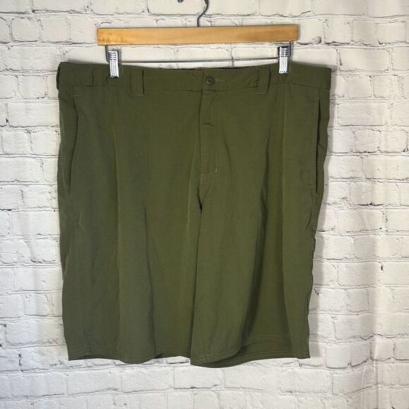 The North Face Mens Green Olive Cargo Shorts size 38 Style CFXO - Picture 1 of 7